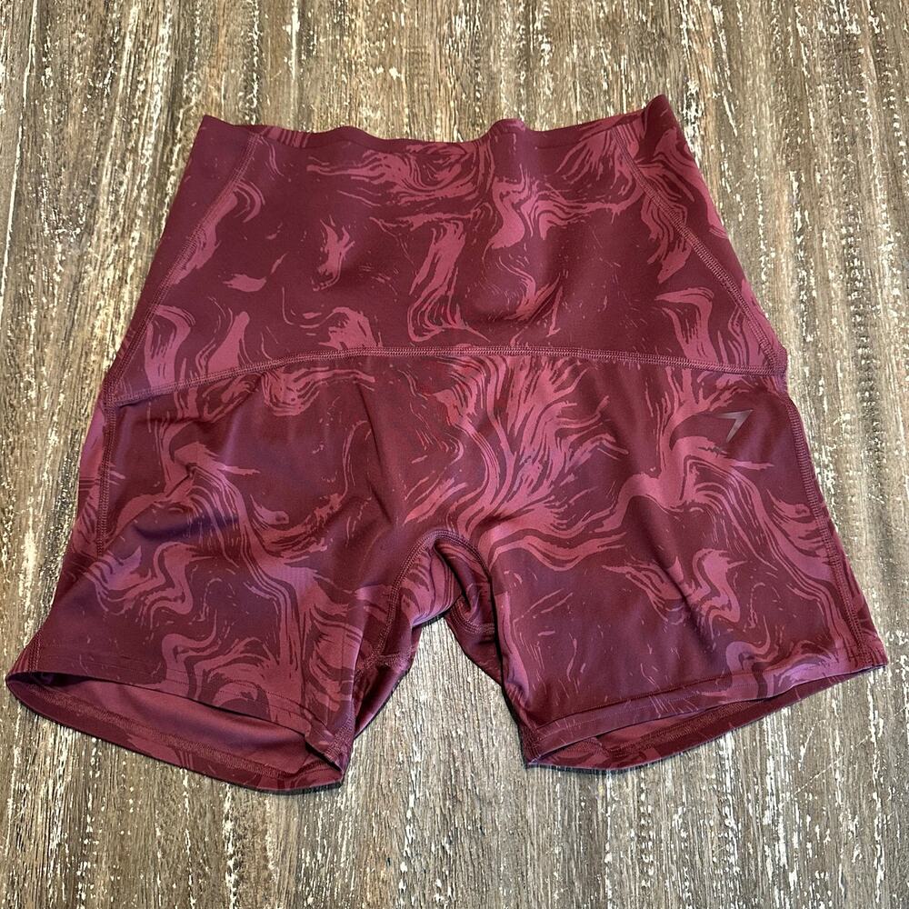Gymshark High Waisted Scrunch Butt Biker Shorts Tie-Dye Marble Red Womens Size L